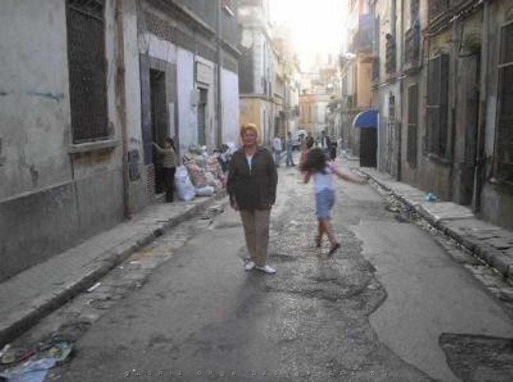 ORAN MAI 2006 RUE DE LA MARGUERITE 01.JPG